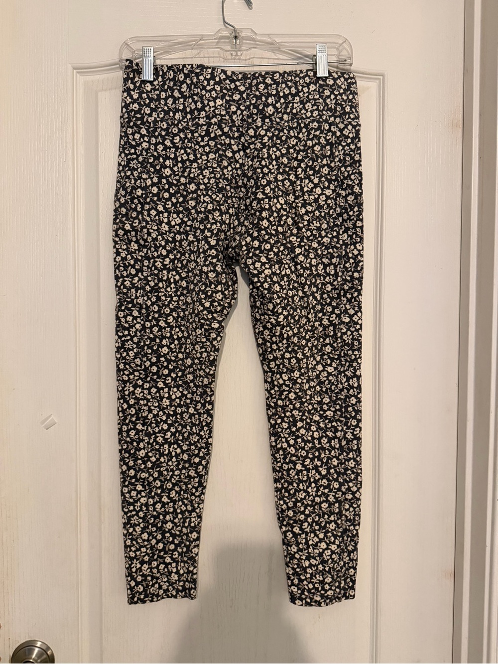 Women’s Black Floral Print Leggings